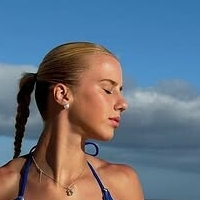 Aleksandra Wr Alaston