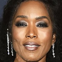 Angela Bassett Alaston