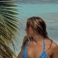 Angelinajoleen_ Alaston