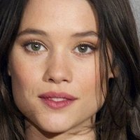 Astrid Bergès-Frisbey Alaston