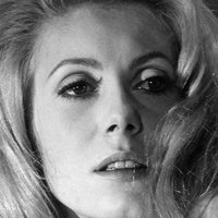 Catherine Deneuve Alaston