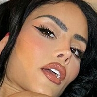 Chloe Saxon Alaston