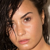 Demi Lavato Alaston
