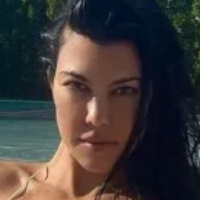 Diskussion: Kourtney Kardashian Alaston
