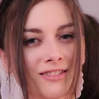 Ellie Idol Alaston