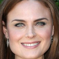 Emily Deschanel Alaston