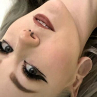 Hat jemand etwas von der hübschen lilghoul? Alaston