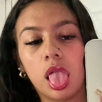 hollyhennesssey Alaston