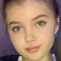 hollymollynextdoor Alaston