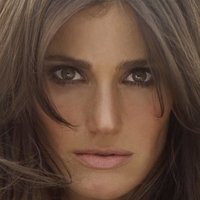 Idina Menzel Alaston