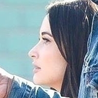 Kacey Musgraves Alaston
