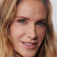 Kelly Lynch Alaston