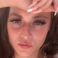 Laura Frey (l.frxy) Fakes Alaston