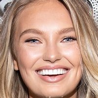 Romee Strijd Alaston
