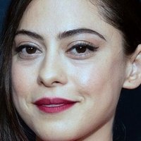 Rosa Salazar Alaston