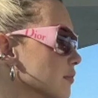 Sarahfuckingsnyder Alaston