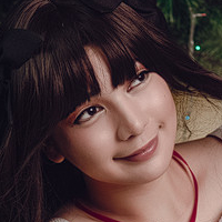 Senpai Alice Alaston