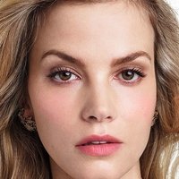 Sylvia Hoeks Alaston