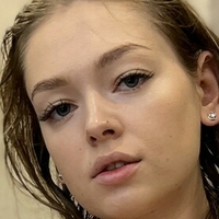 Teen Mia Alaston