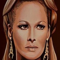 Ursula Andress Alaston