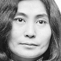 Yoko Ono Alaston